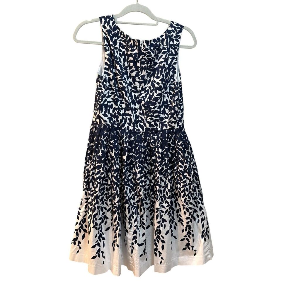 Talbots Dress Womens 6 Blue White Leaf Print Sleeveless Fit Flare Lined Knee - Picture 3 of 5